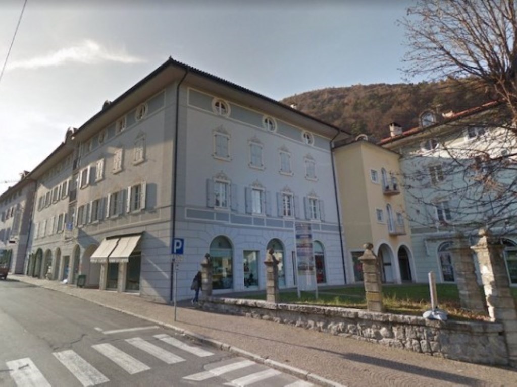 Ufficio in affitto a Tione di Trento via del Foro