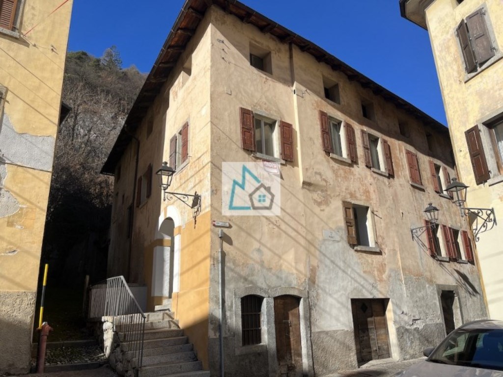 Appartamento in vendita a Tione di Trento località Brevine