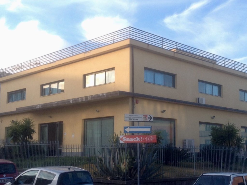Ufficio in vendita ad Aci Sant'Antonio area Commerciale