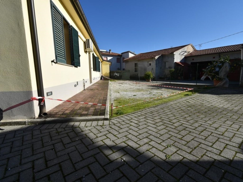 Villa Bifamiliare in vendita a San Giuliano Terme via Vecchializia, 29