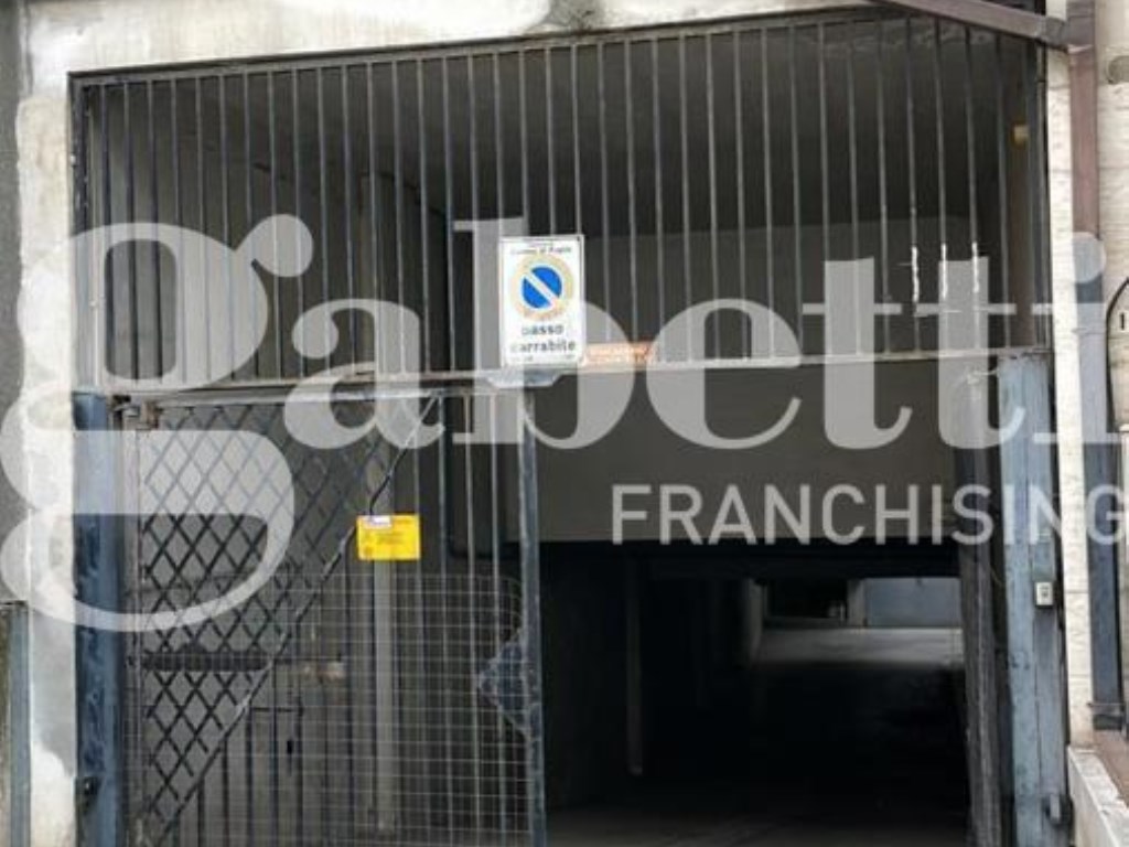 Garage in vendita a Canosa di Puglia canosa di Puglia Corsica,130