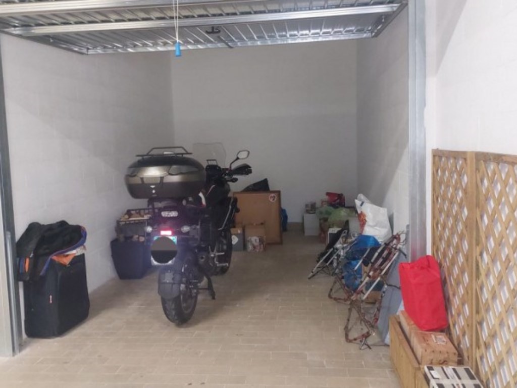 Garage in vendita a Genova via pegli