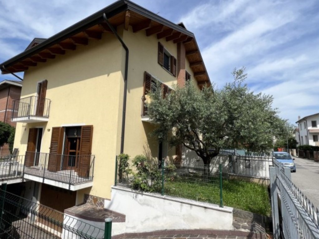 Porzione di Casa in vendita a Vigonza vigonza Via Venezia