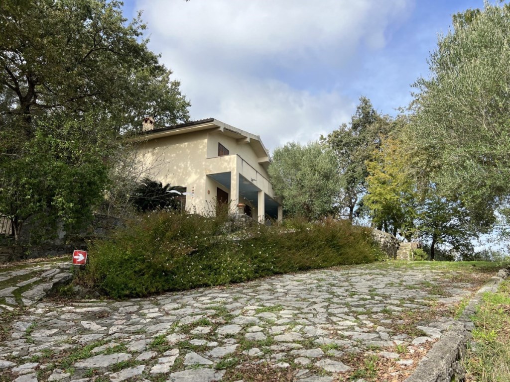 Villa in vendita a San Giovanni a Piro san Giovanni a Piro Capolomonte