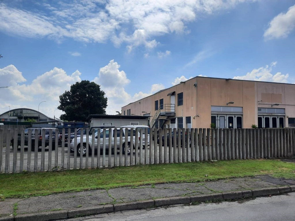 Capannone Industriale in vendita a Pioltello via Brescia 40