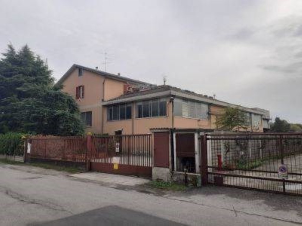 Capannone Industriale in vendita a Cernusco sul Naviglio via Torino
