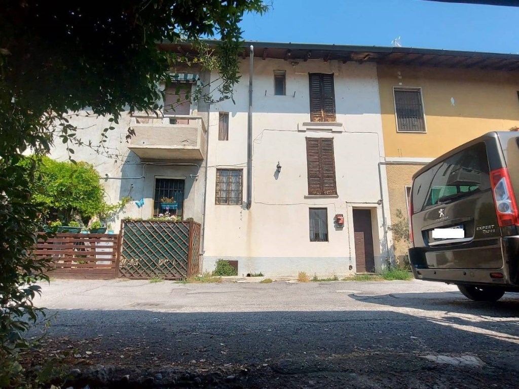 Casa Indipendente in vendita a Gorgonzola via Alzaia Martesana 2