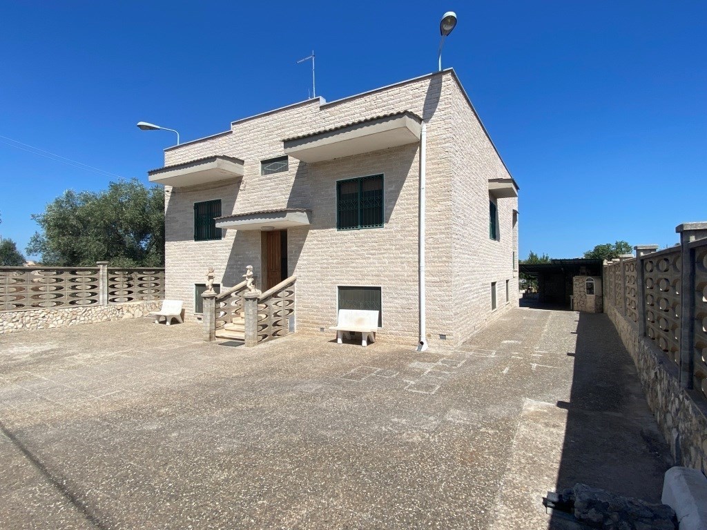 Villa in vendita a Bari strada Deserti, 5