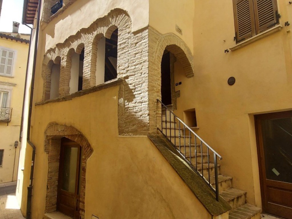 Appartamento in vendita a Massa Martana piazza Giordano Bruno, 5