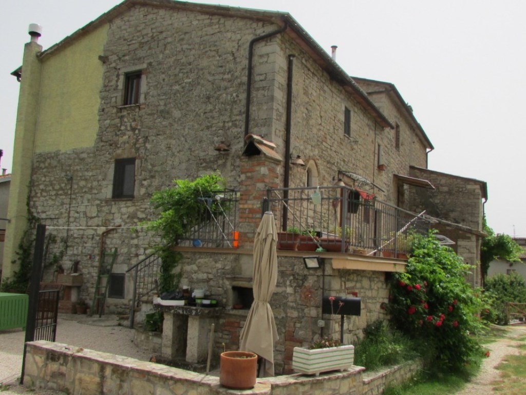Casa Indipendente in vendita a Todi
