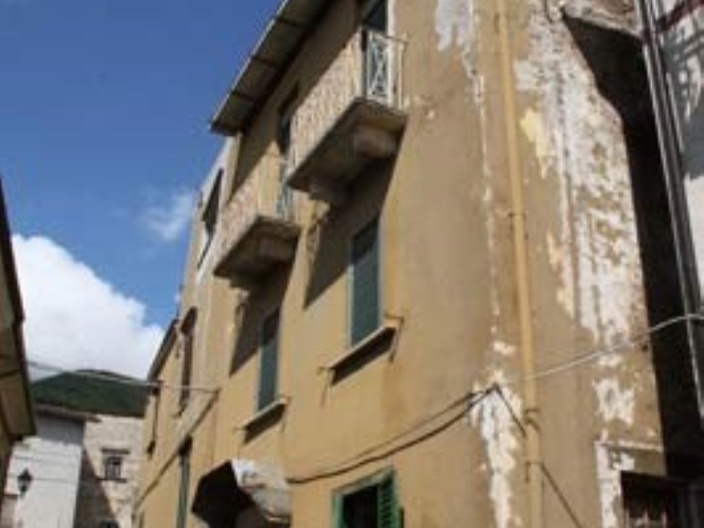 Casa Indipendente in vendita a Gagliano Aterno