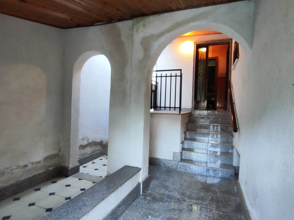 Casa Indipendente in vendita a Montella via sebastiano guerrucci 3