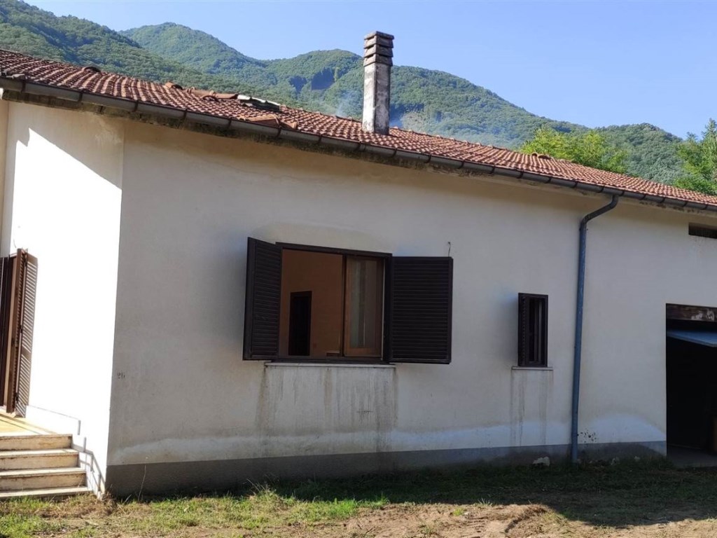 Casa Indipendente in vendita a Montella s.p 152