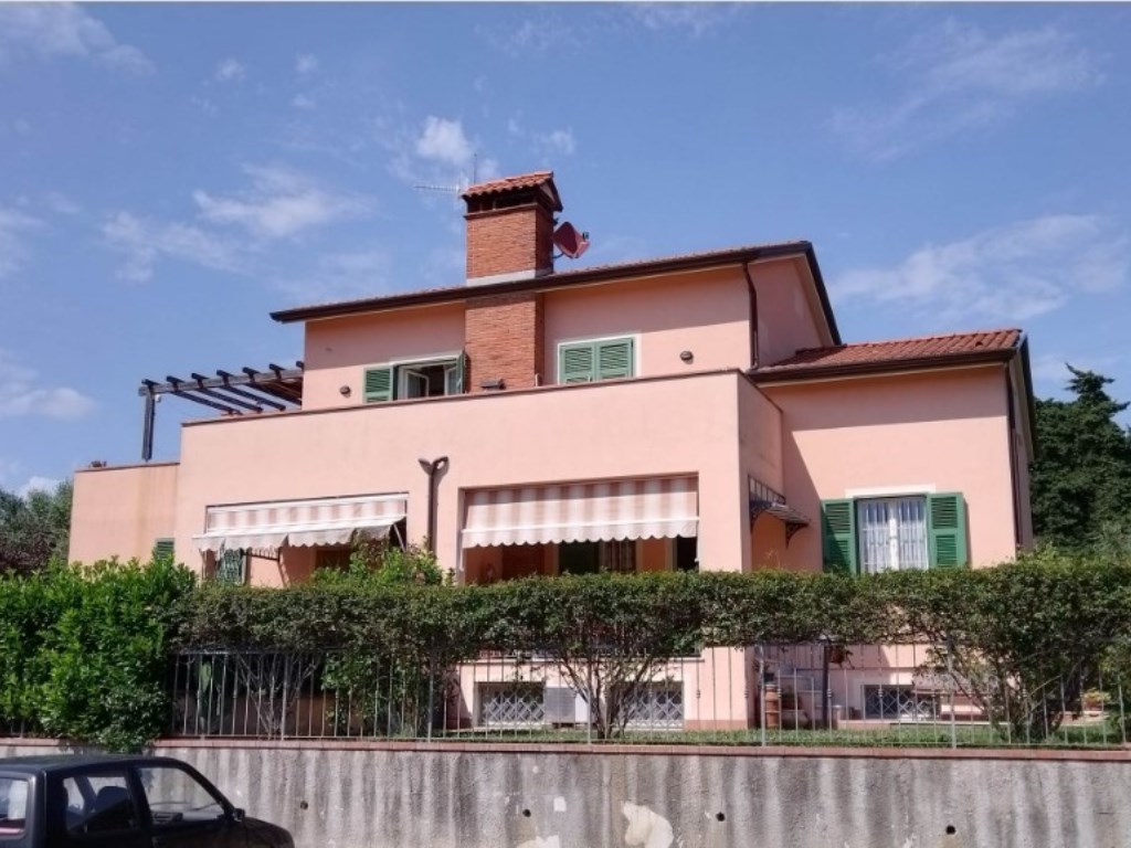 Porzione di Casa in vendita a Castelnuovo Magra via delle Colline, 10