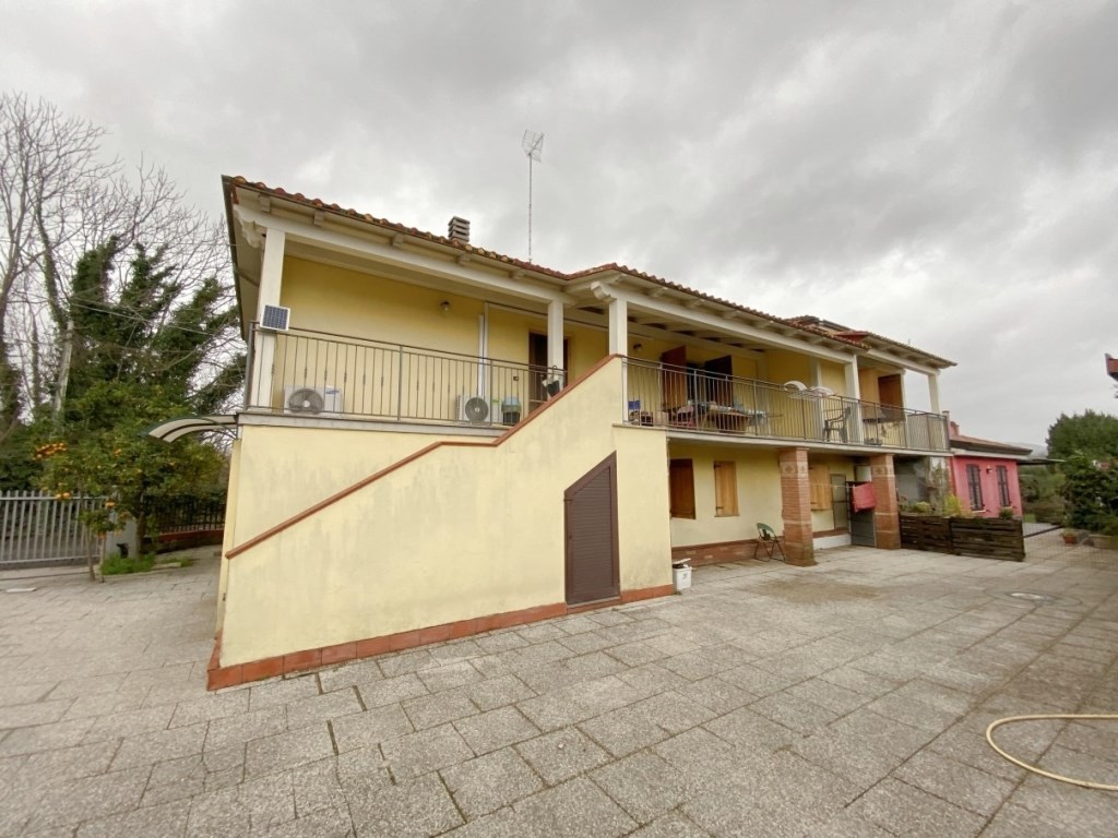 Porzione di Casa in vendita a Santo Stefano di Magra via Luciano Tavilla, 49