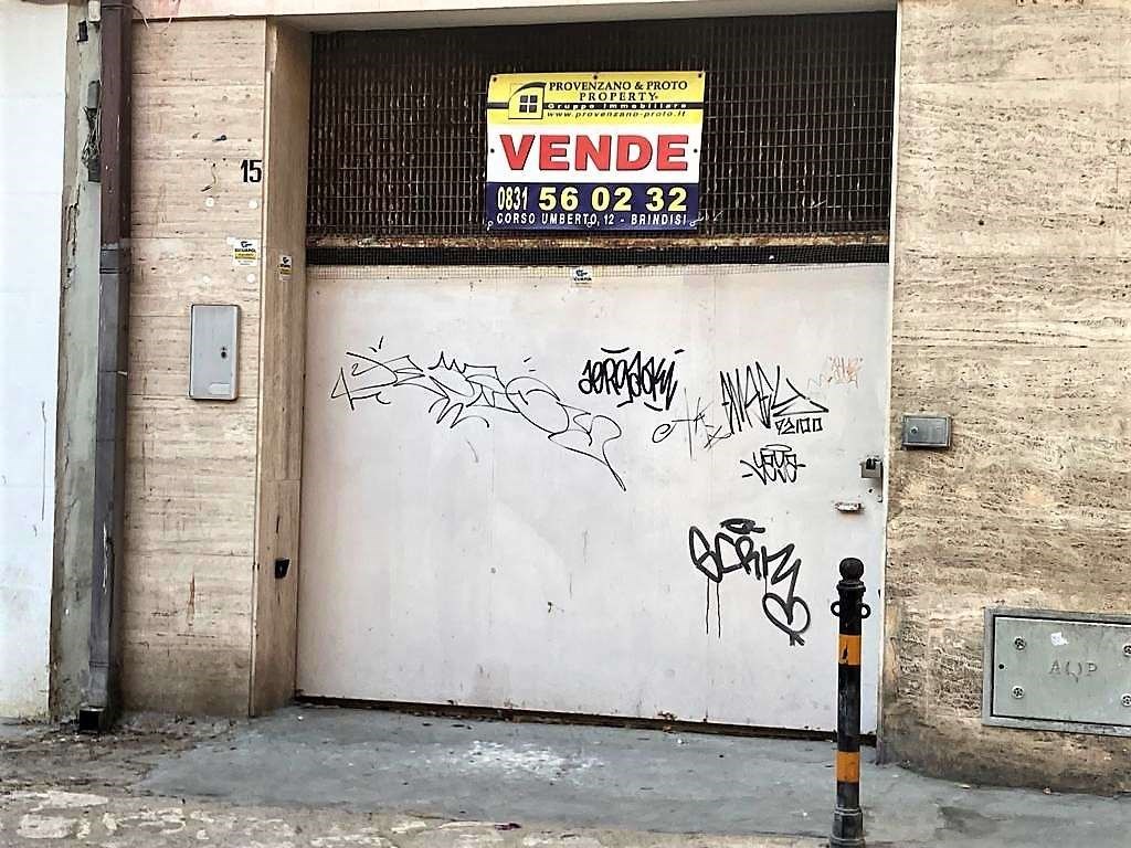 Garage in vendita a Brindisi via Marco Pacuvio 15