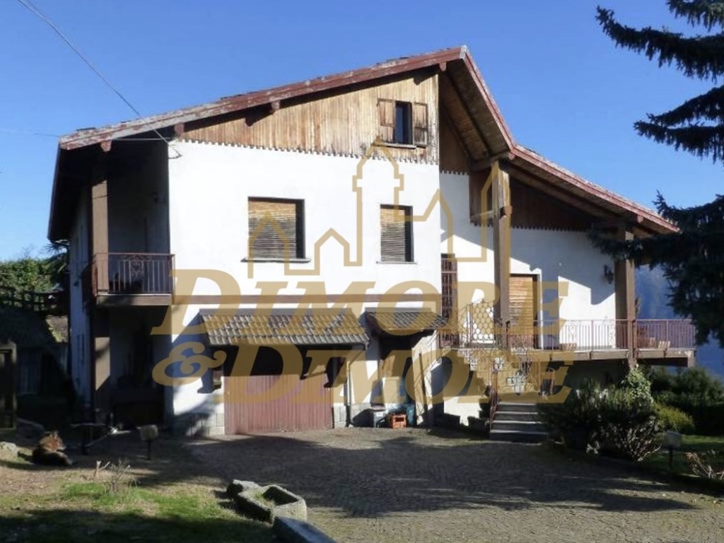 Villa in vendita ad Arizzano