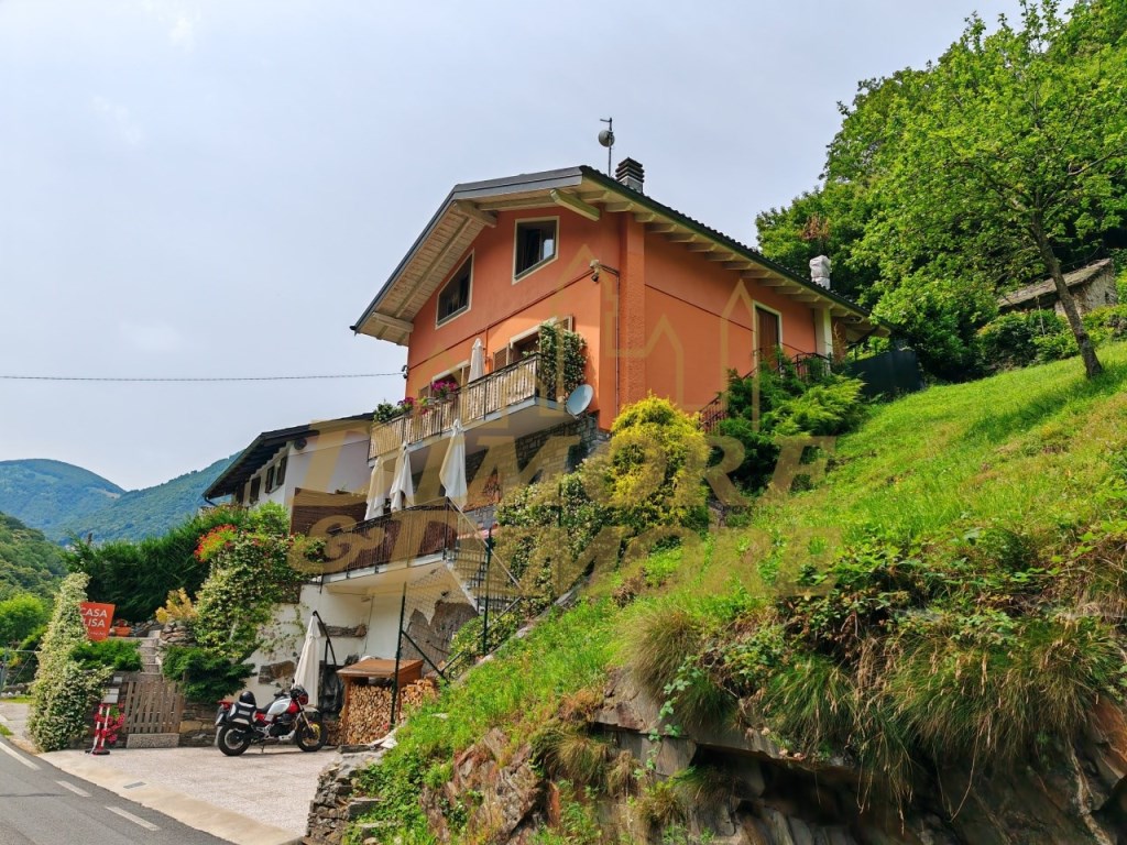 Villa in vendita a Valle Cannobina via Provinciale Nivetta, 10