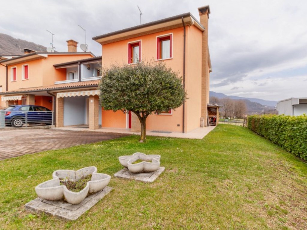 Porzione di Casa in vendita a Vittorio Veneto