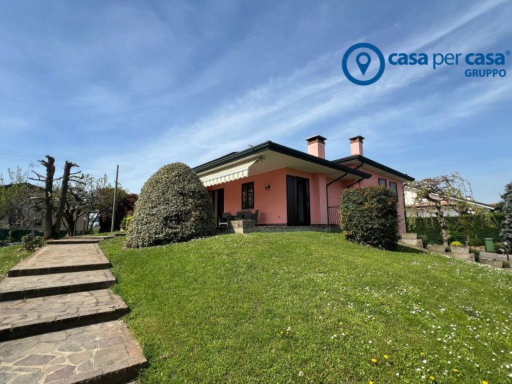 Villa in vendita a Boara Pisani via Alessandro Volta, 5