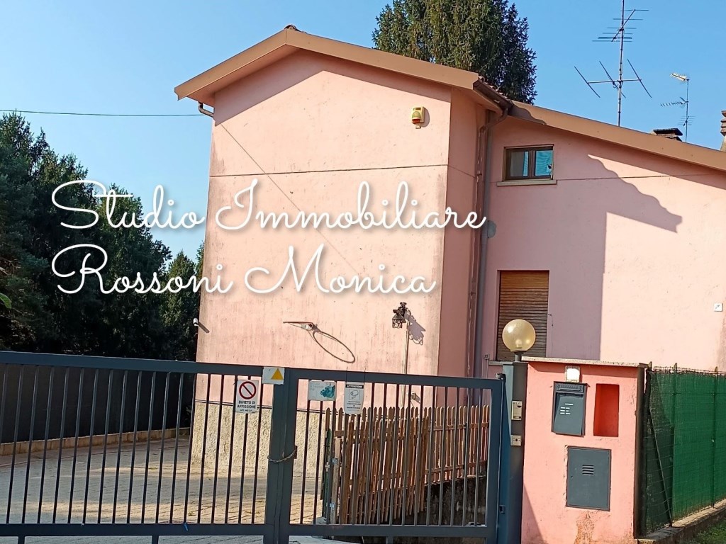 Casa Indipendente in vendita a Somma Lombardo xxv Aprile