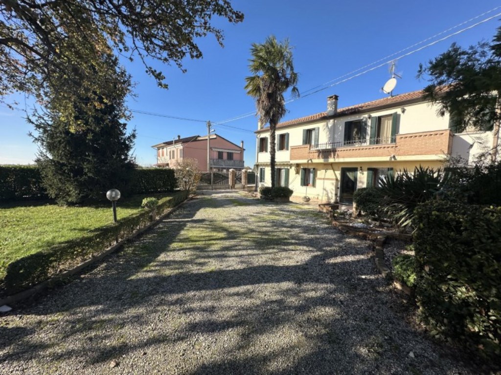 Casa a Schiera in vendita a Rovigo via Magenta, 45