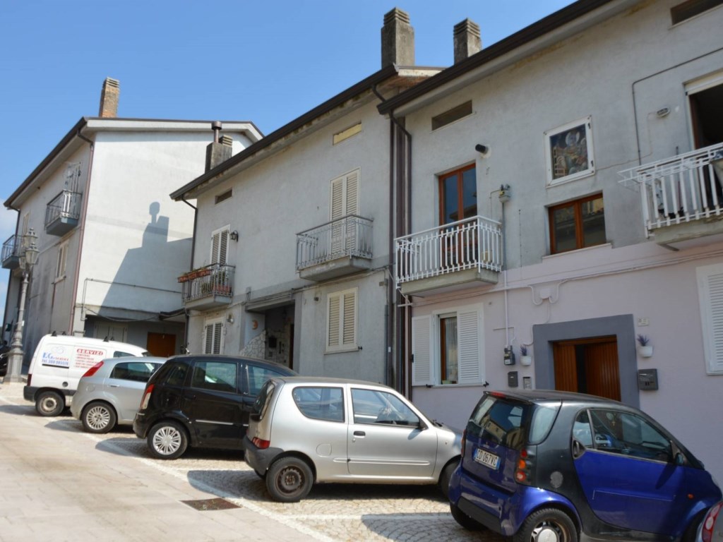 Appartamento in vendita a Manocalzati via Castello San Barbato