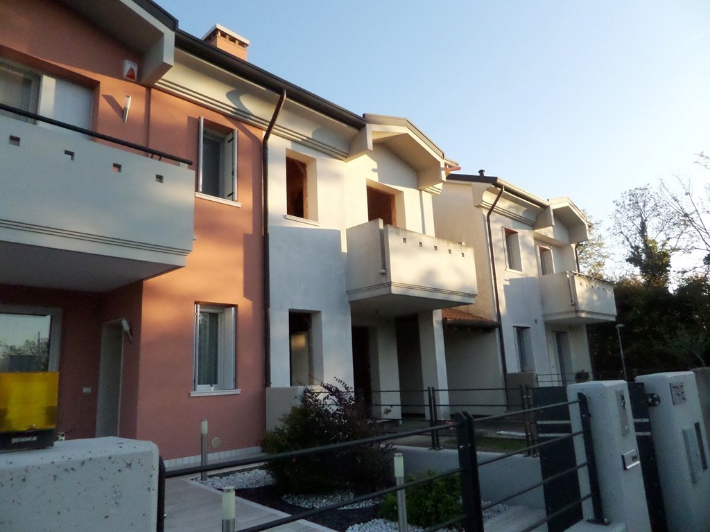 Villa a Schiera in vendita a Pordenone via Nuova di Corva 79, Pordenone