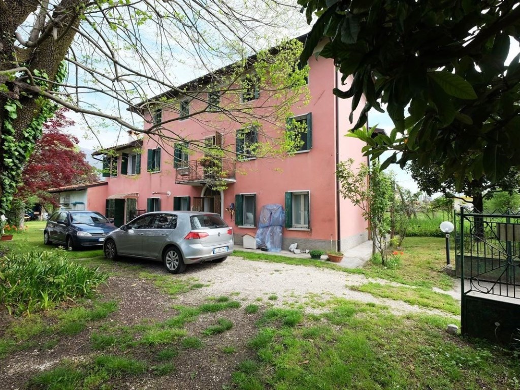 Casa Indipendente in vendita a Polcenigo via Pordenone 144, Polcenigo