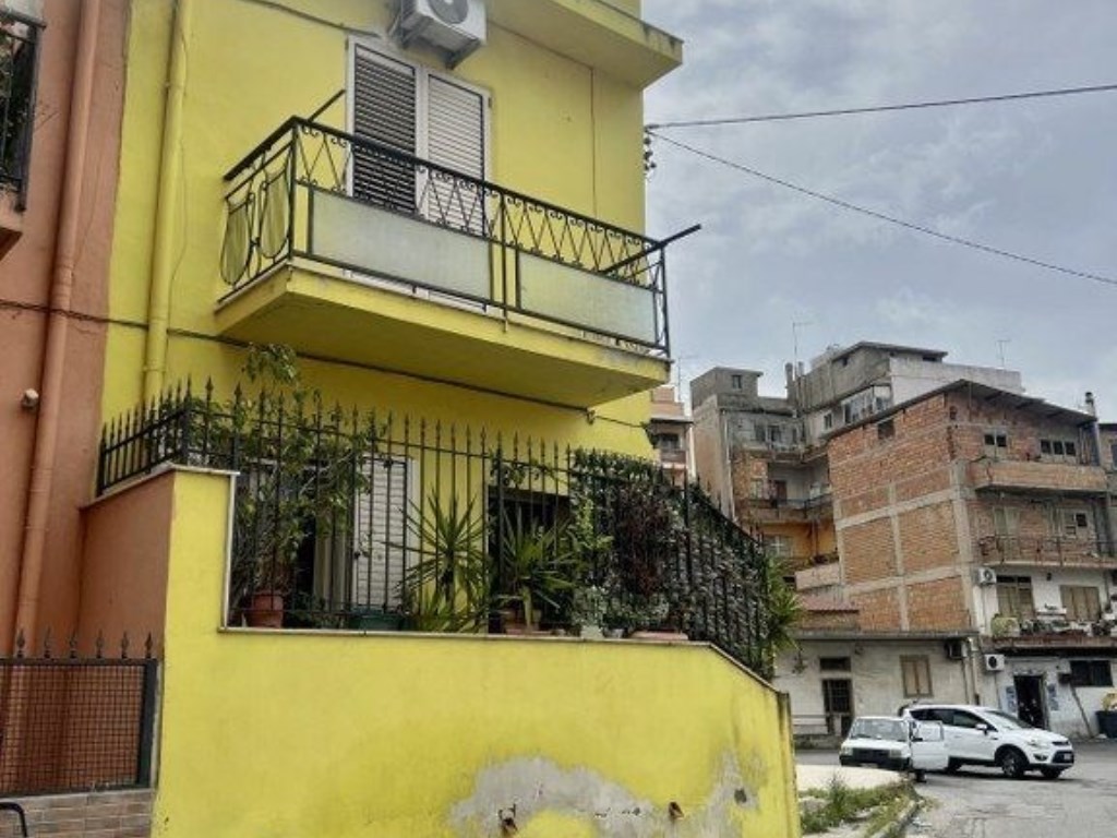 Casa Indipendente in vendita a Reggio di Calabria via ciccarello