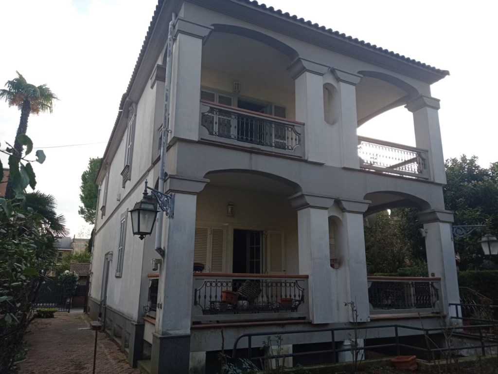 Casa Indipendente in vendita a Terni via Giovanni Pascoli