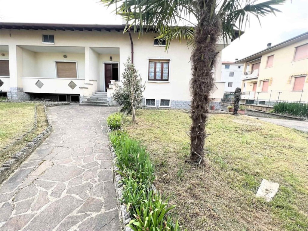 Villa Bifamiliare in vendita a Urgnano