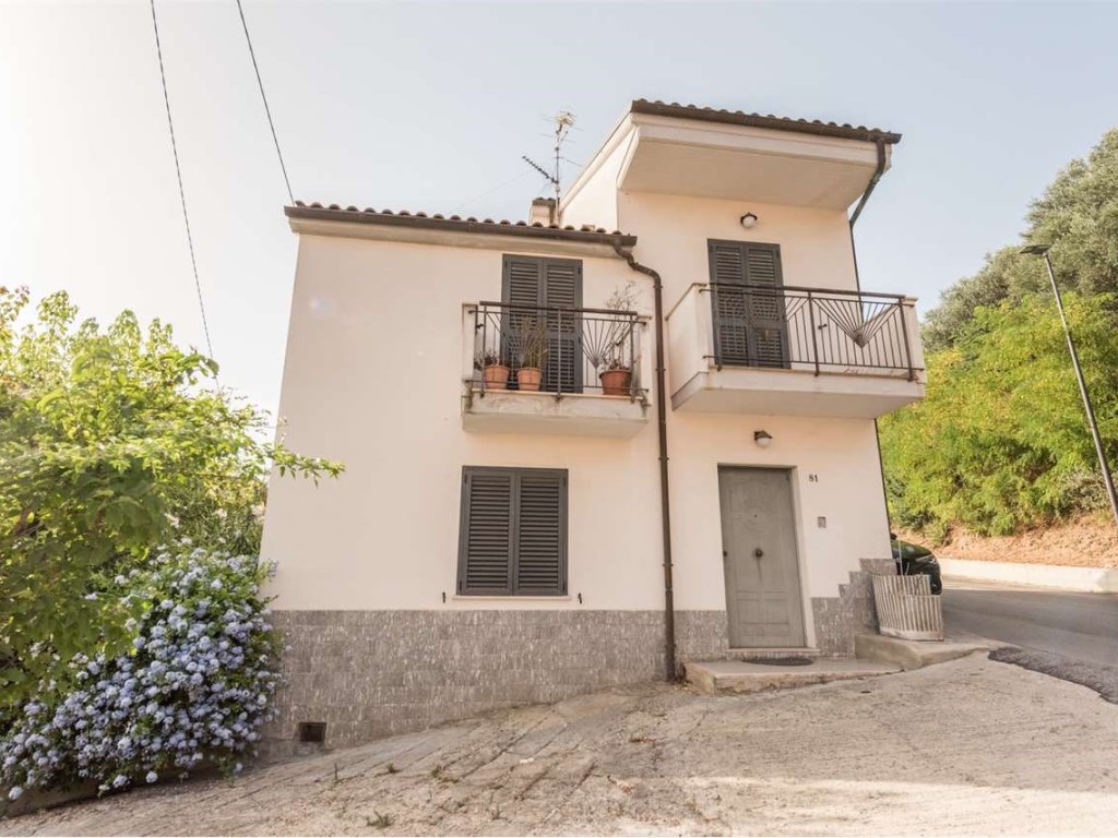 Casa Indipendente in vendita a Pescara strada Colle di Mezzo 81
