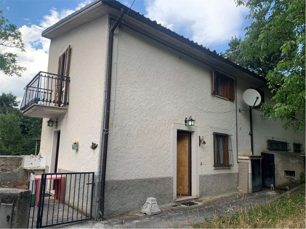 Casa Indipendente in vendita a Sant'Eufemia a Maiella via Fossato Bonomo snc