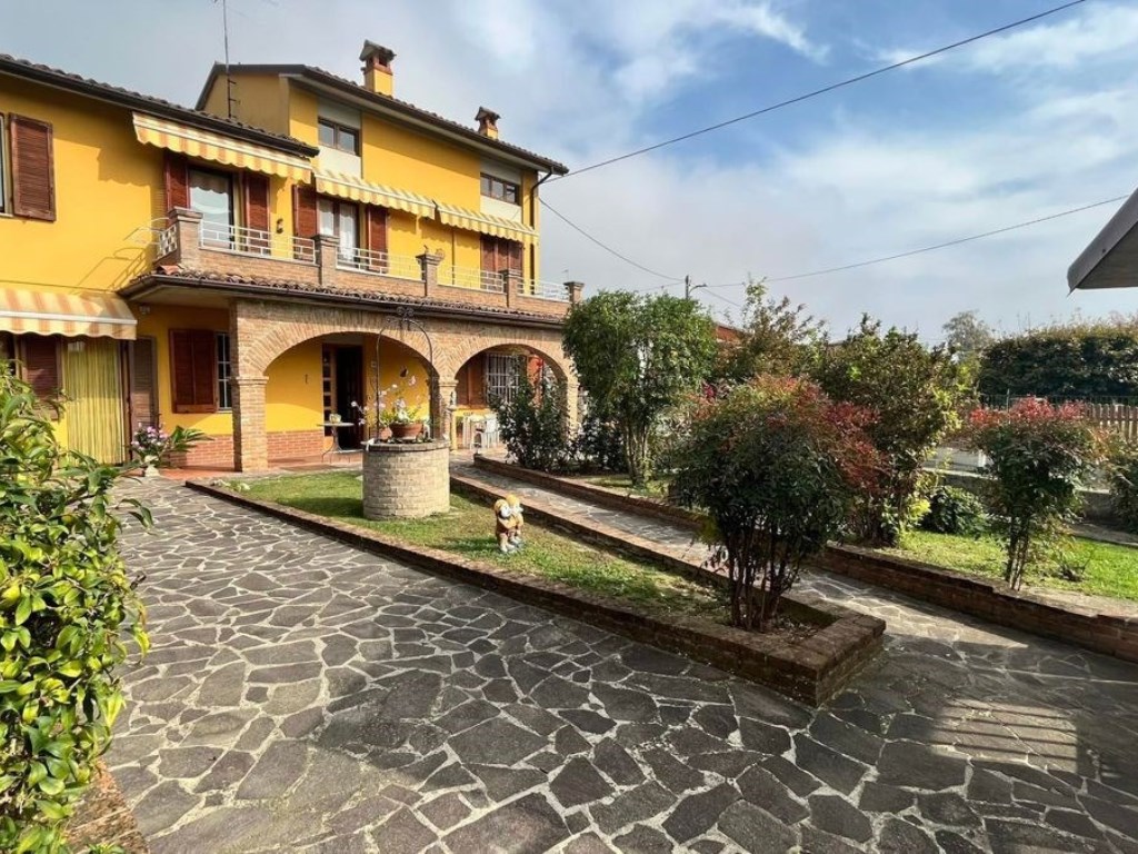 Villa in vendita a Mezzanino mezzanino cassinetta,37