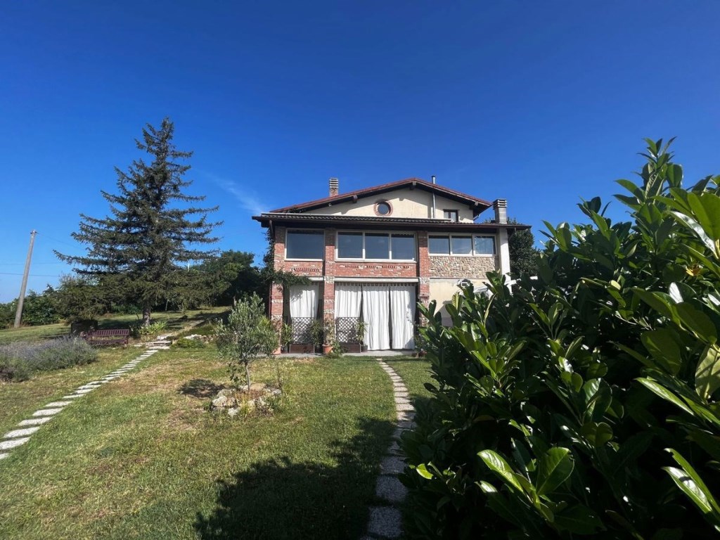 Villa in vendita a Montecalvo Versiggia montecalvo Versiggia Casone,3