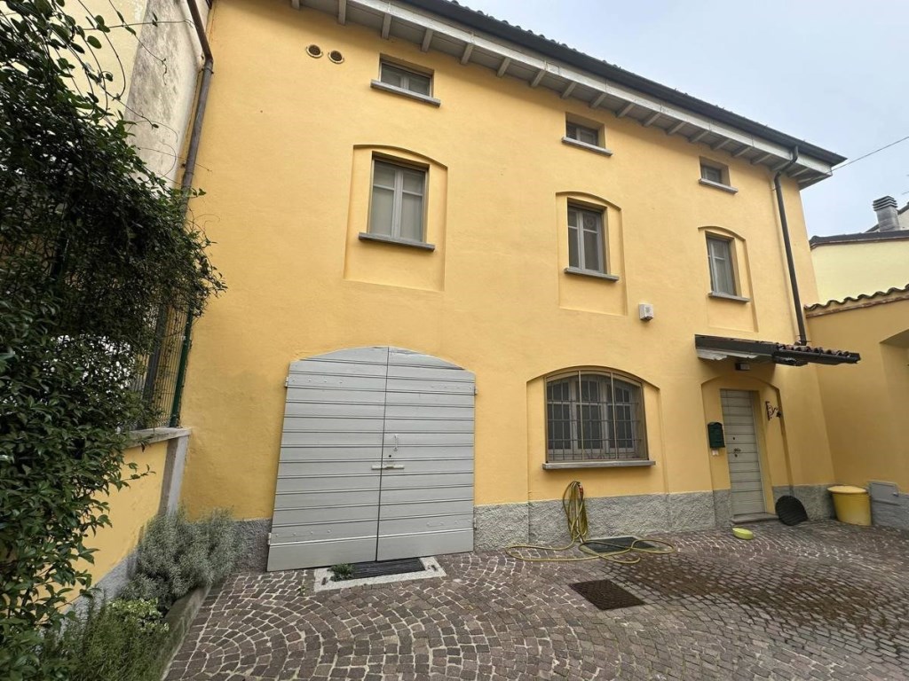 Casa Indipendente in vendita a Stradella stradella Pozzobonello,29