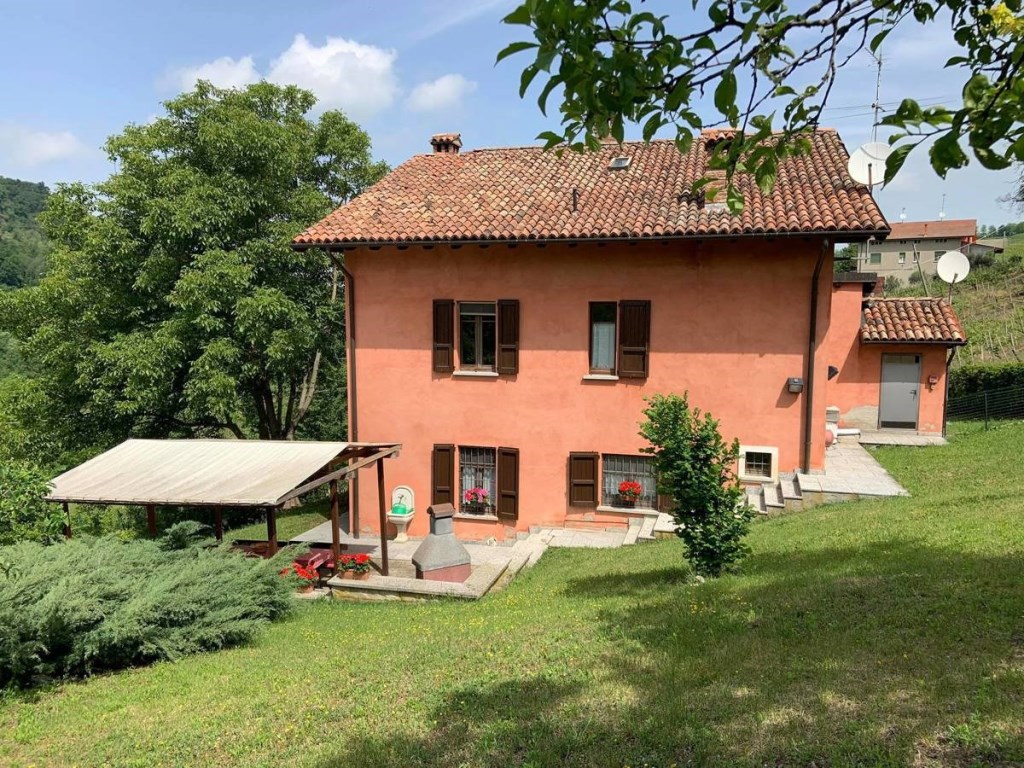 Casa Indipendente in vendita a Colli Verdi colli Verdi Canevino,3