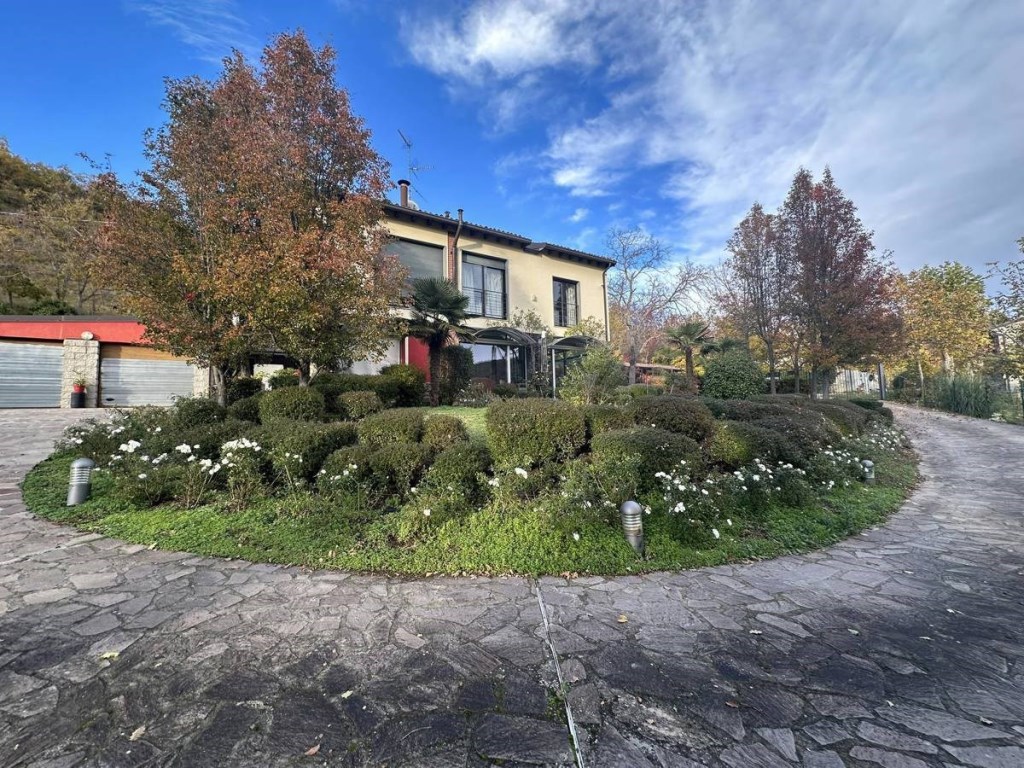 Villa in vendita a Varzi varzi Tabacca,3