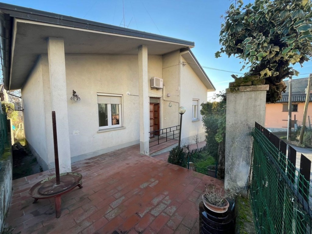 Villa in vendita a Rovescala rovescala Campo del Monte,3