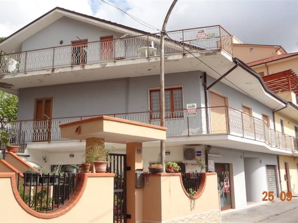 Appartamento in vendita a Chieti via l. E m. Mucci