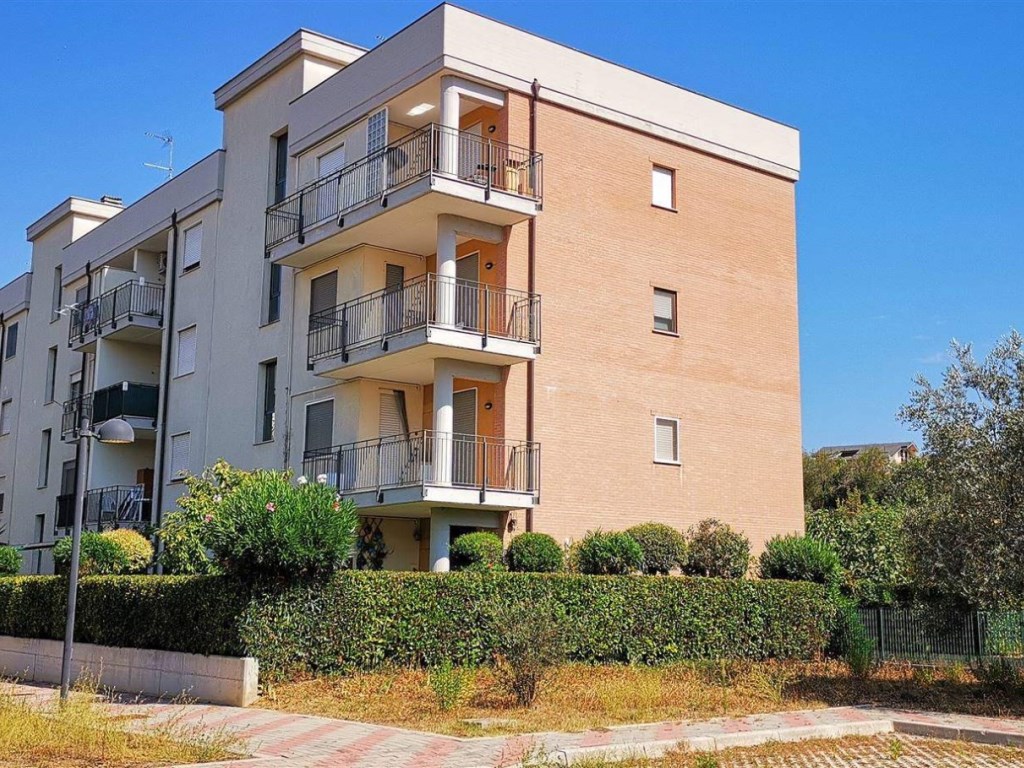 Appartamento in vendita a Chieti via Almeria 6
