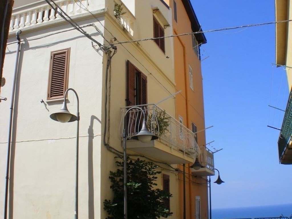 Casa Indipendente in vendita a Campofelice di Roccella via g. Marconi