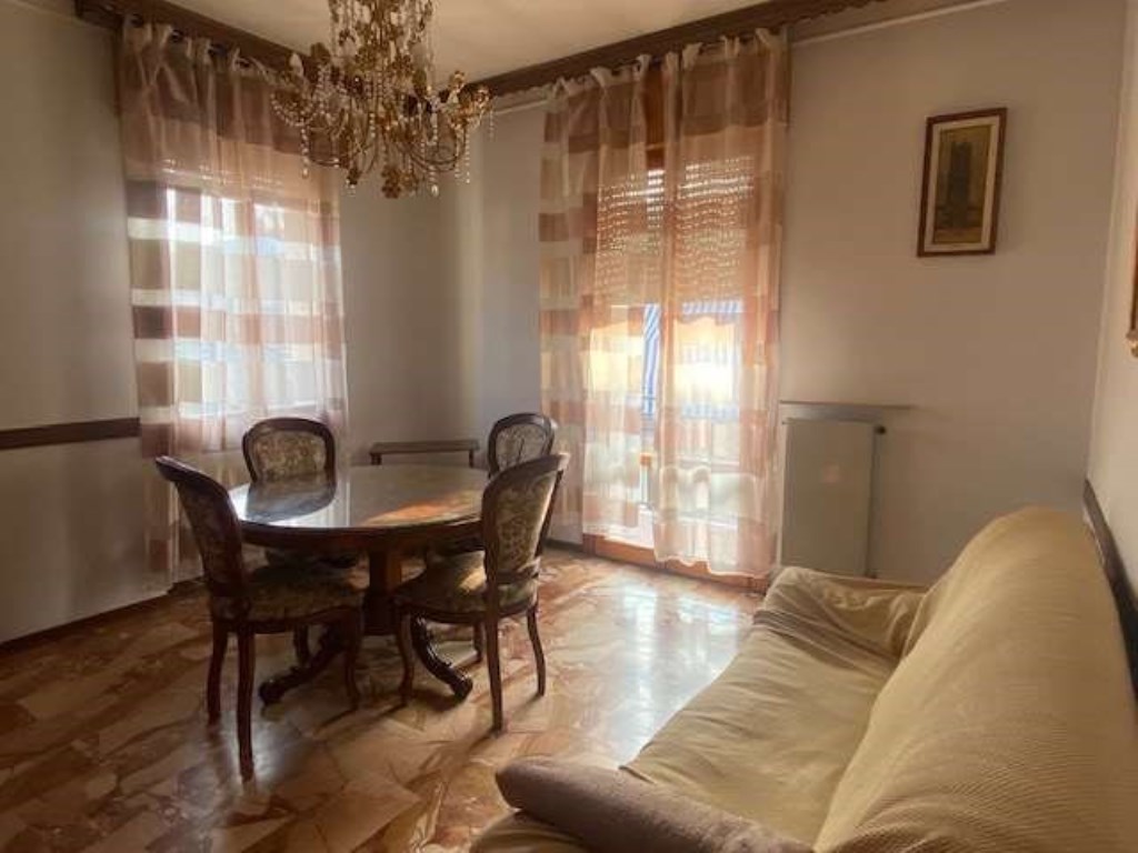 Appartamento in vendita a Piacenza via Gadolini