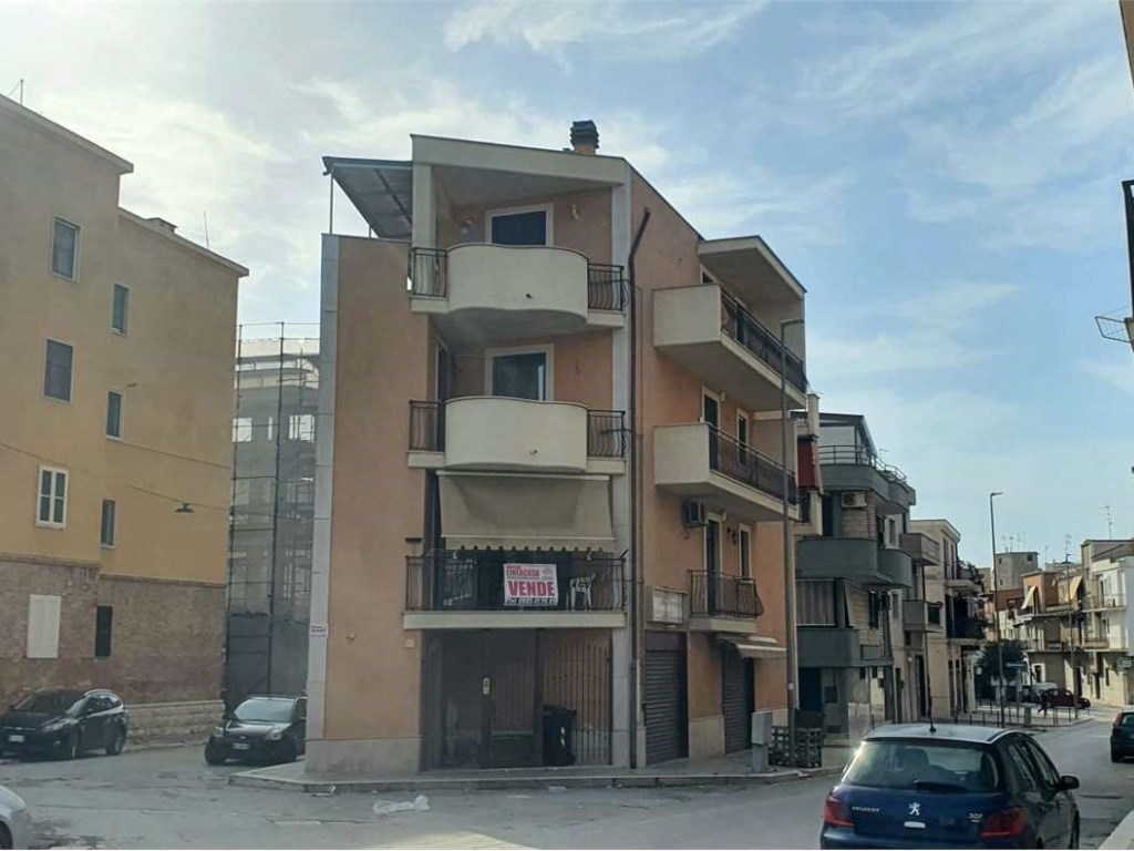 Palazzo in vendita a Cerignola vico 2 demartinis 87