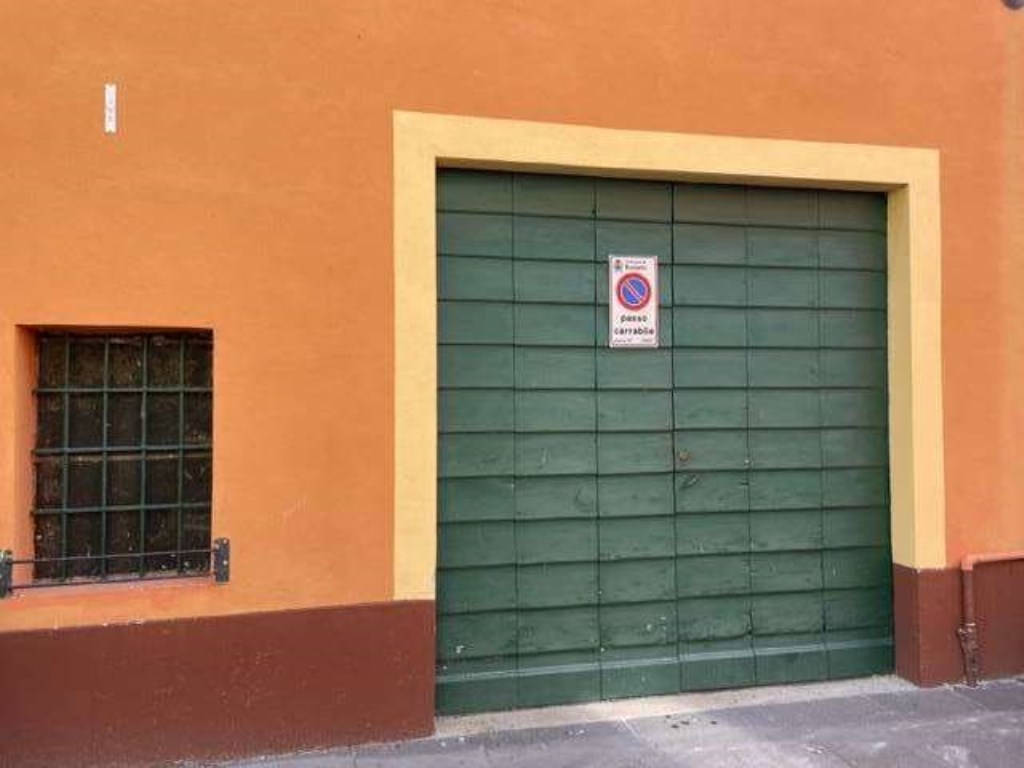 Garage in vendita a Busseto