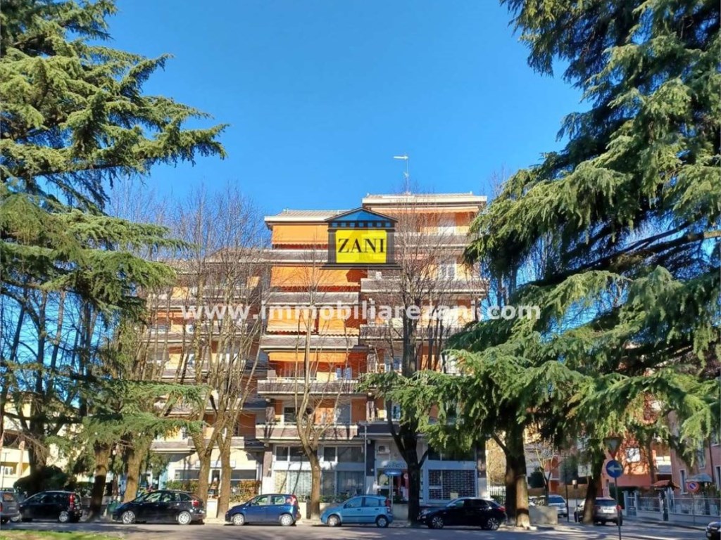 Appartamento in vendita a Salsomaggiore Terme via Carducci 5