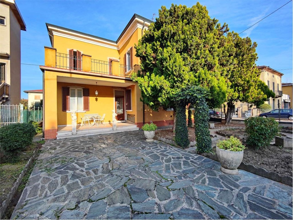 Villa Bifamiliare in vendita a Fidenza