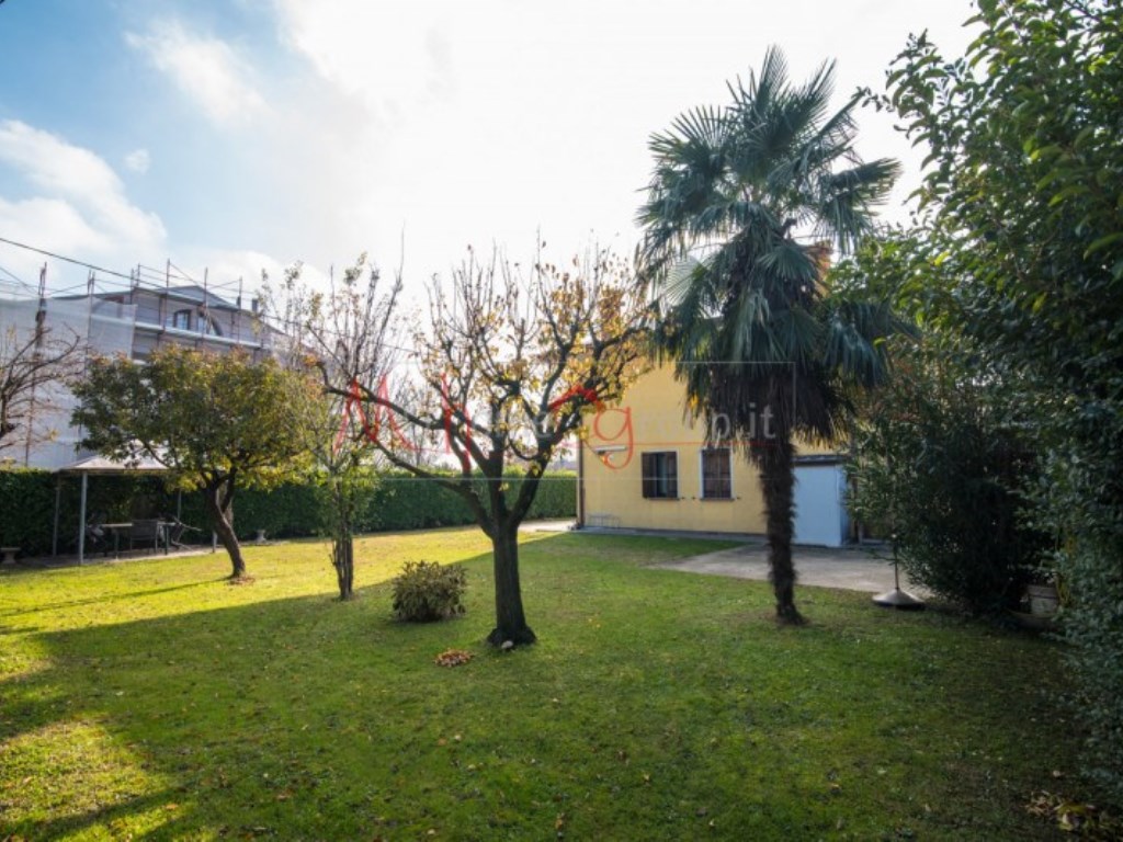 Villa in vendita a Ponte San Nicolò via Marconi