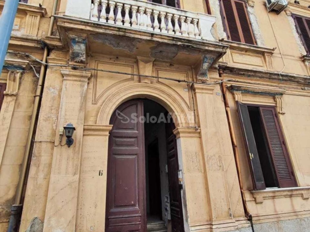 Ufficio in affitto a Reggio di Calabria via Castello,